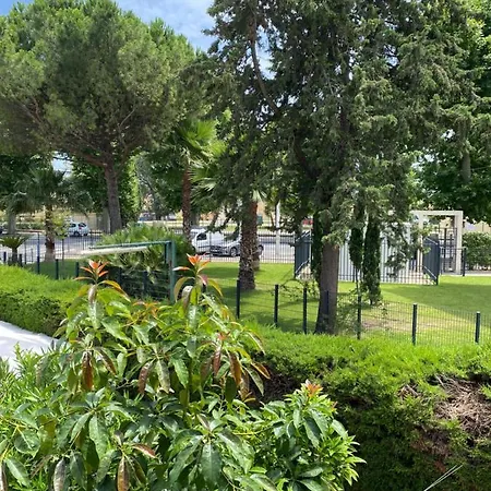 Szálloda Le Derby Cagnes-sur-Mer